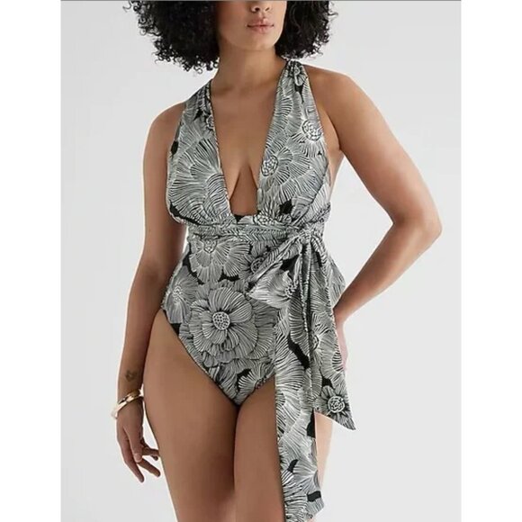 Express Other - EXPRESS Women's Black White Floral Convertible Style Swimsuit NWT Small